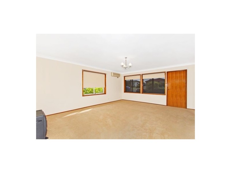 6/7 Karooah Ave, Blue Bay NSW 2261