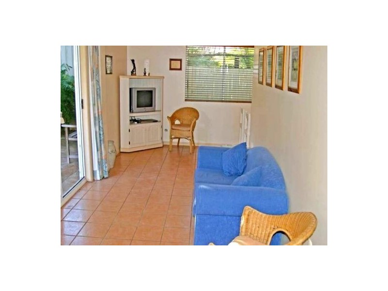 13 Fishermens Bend, Bateau Bay NSW 2261