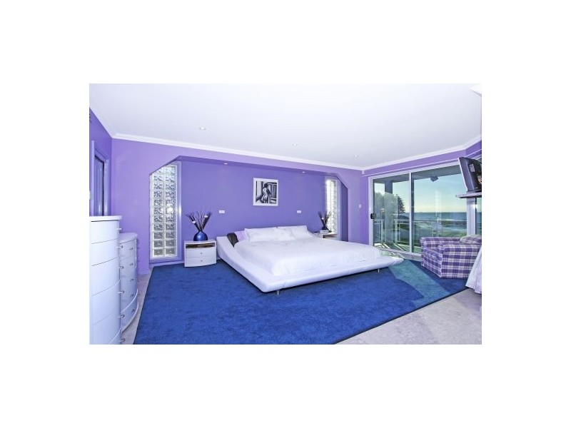 10 Werrina  Pde, Blue Bay NSW 2261