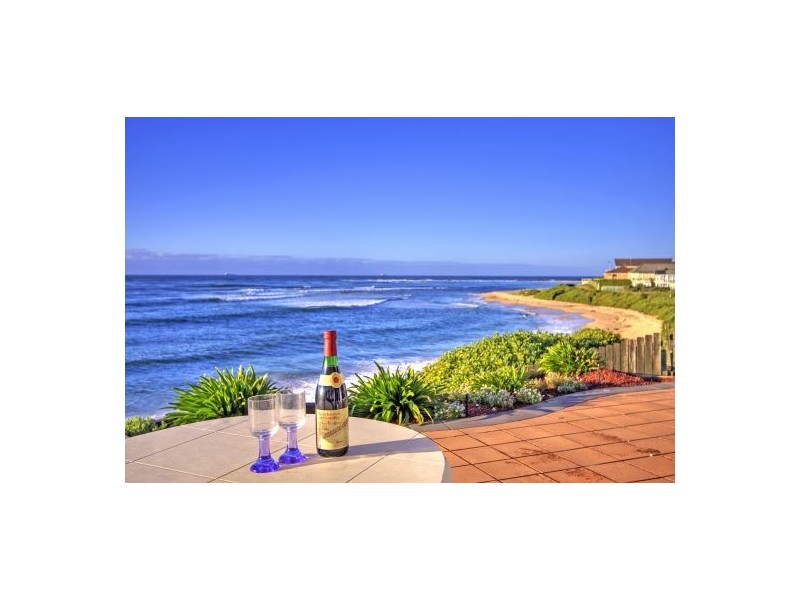 10 Werrina  Pde, Blue Bay NSW 2261