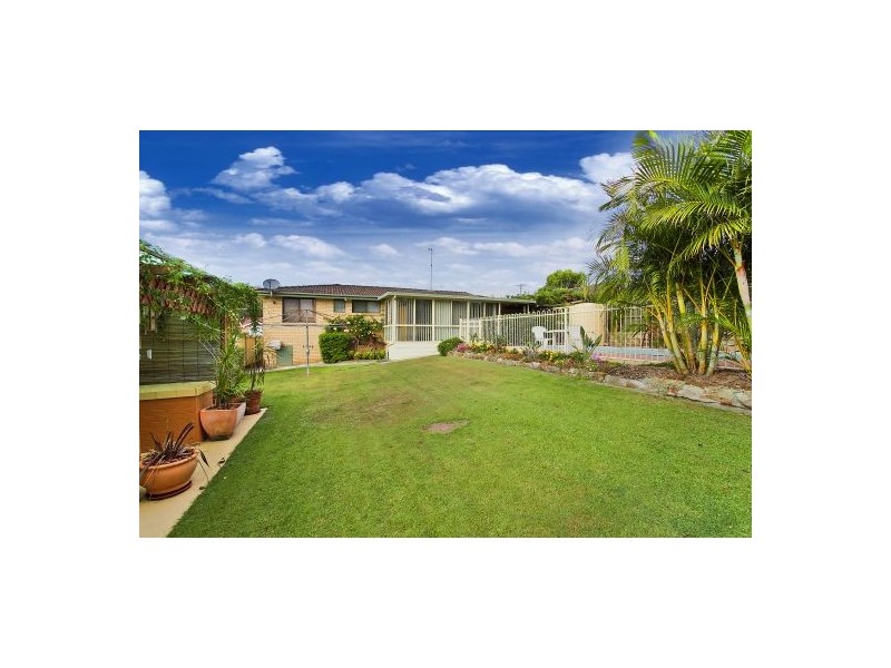 3 Anglers Drive, Bateau Bay NSW 2261