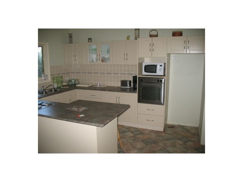 2 Sutton Ave, Long Jetty NSW 2261