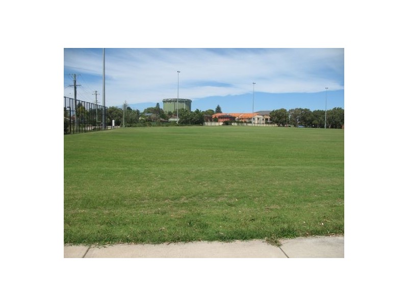 2 Sutton Ave, Long Jetty NSW 2261