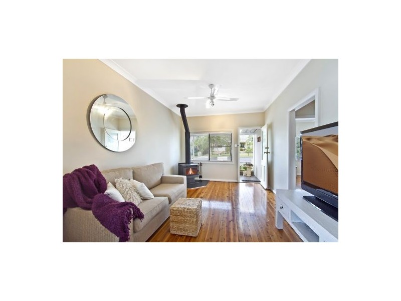 25 McGirr Ave, The Entrance NSW 2261