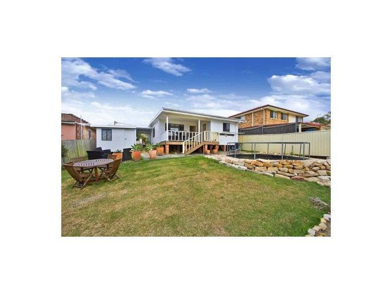 25 McGirr Ave, The Entrance NSW 2261