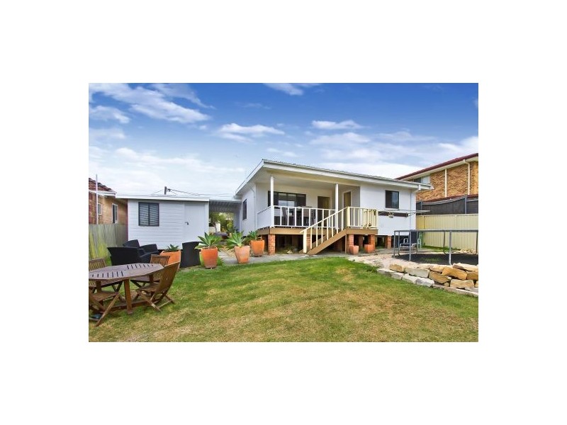 25 McGirr Ave, The Entrance NSW 2261