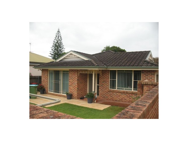 1/14 Yeddenba Ave, Blue Bay NSW 2261