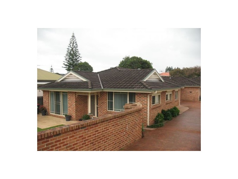 1/14 Yeddenba Ave, Blue Bay NSW 2261