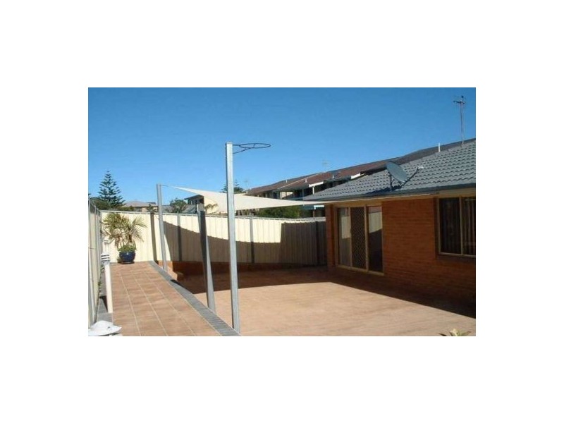 16 Wilfred Barrett Dr, The Entrance North NSW 2261