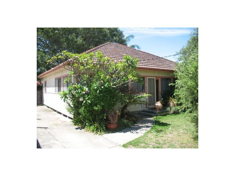 2 Sutton Ave, Long Jetty NSW 2261