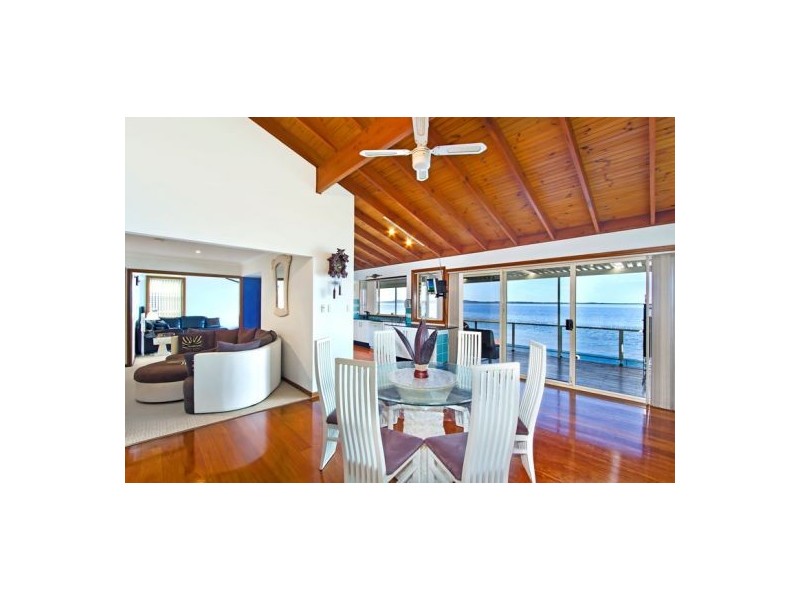 84 Marks Rd, Gorokan NSW 2263