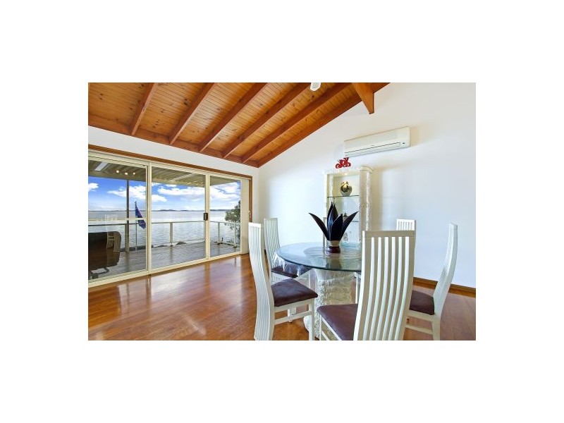 84 Marks Rd, Gorokan NSW 2263