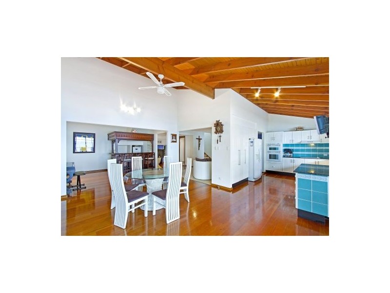 84 Marks Rd, Gorokan NSW 2263