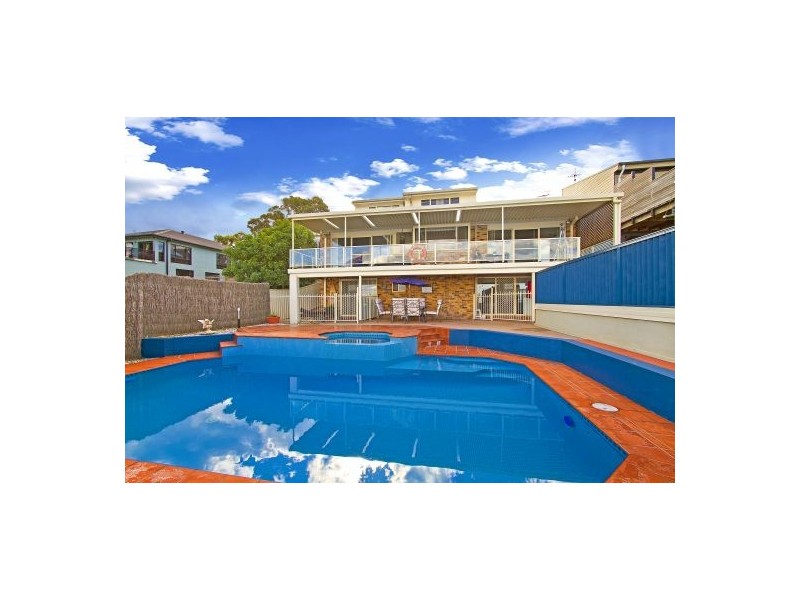 84 Marks Rd, Gorokan NSW 2263