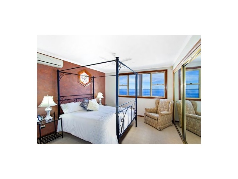 84 Marks Rd, Gorokan NSW 2263