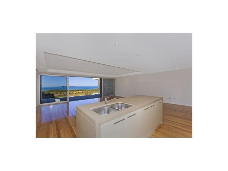 1/1  Hutton Rd, The Entrance NSW 2261