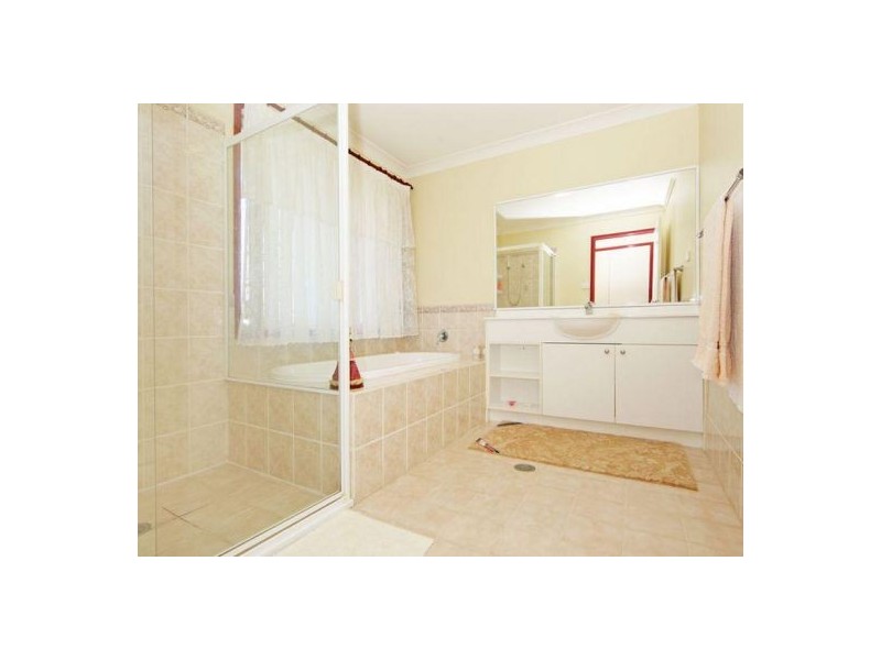 30 George Evans Rd, Killarney Vale NSW 2261