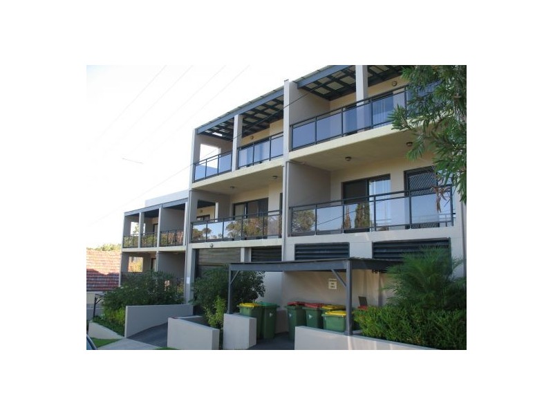 3/61 Donnison St, Gosford NSW 2250