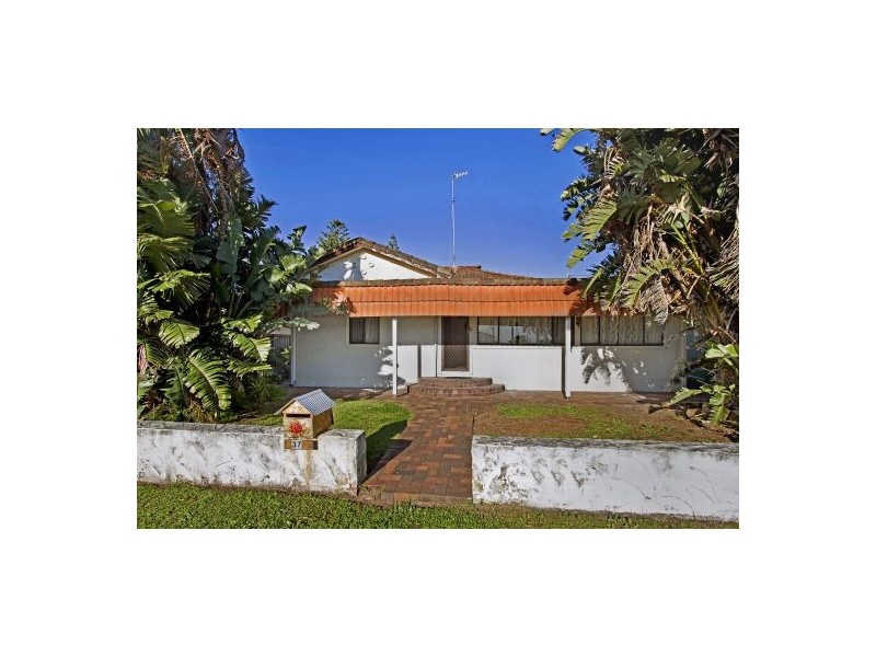 37 Hutton Rd, The Entrance North NSW 2261