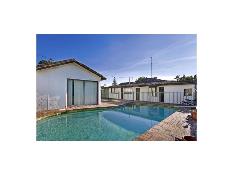 37 Hutton Rd, The Entrance North NSW 2261