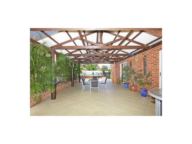 16 Crosby Cres, Killarney Vale NSW 2261