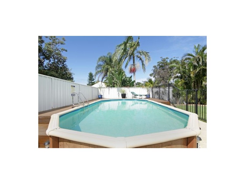 16 Crosby Cres, Killarney Vale NSW 2261