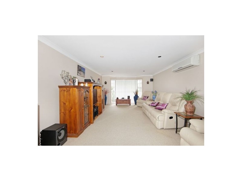 16 Crosby Cres, Killarney Vale NSW 2261