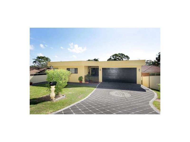 14 Pasadena Ave, Bateau Bay NSW 2261