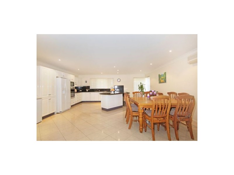 14 Pasadena Ave, Bateau Bay NSW 2261