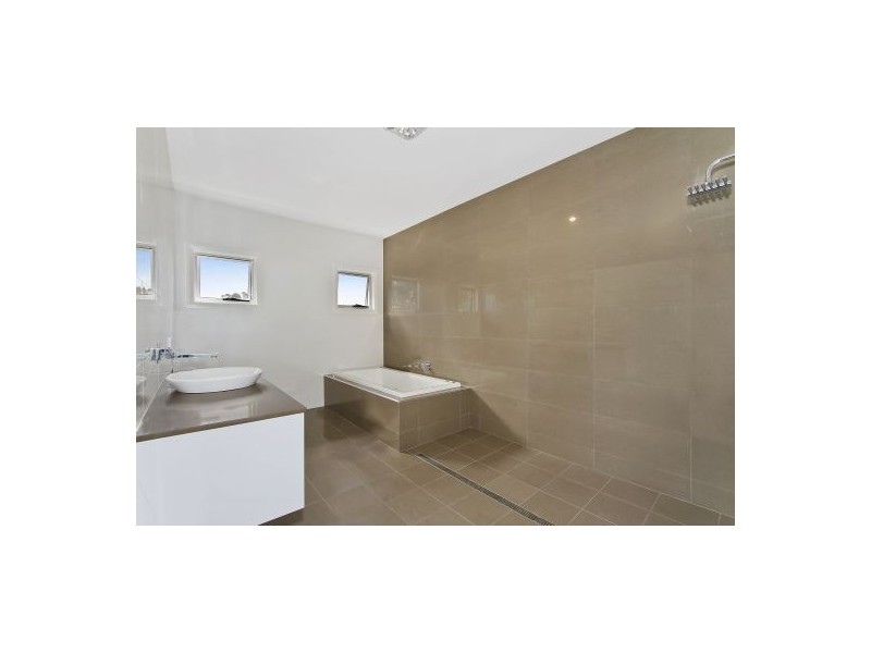 4 Harbour Street, Bateau Bay NSW 2261