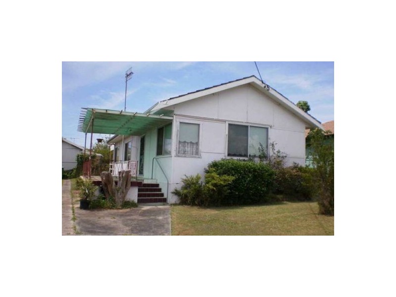18 McGirr Ave, The Entrance NSW 2261