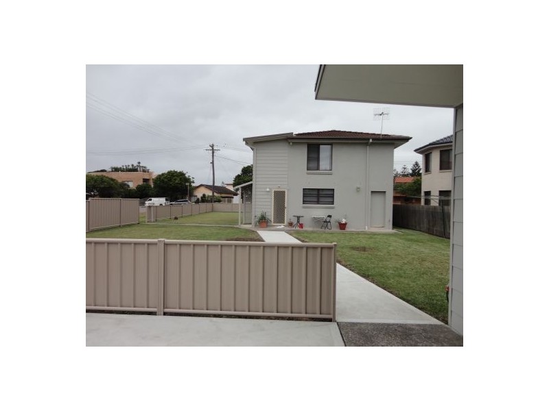 2/137  Ocean Parade, Blue Bay NSW 2261