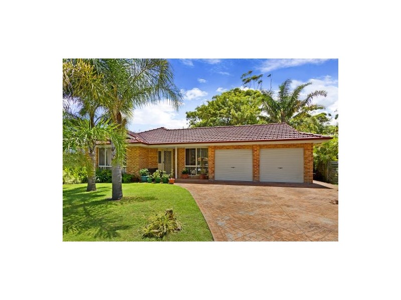 77 Bateau Bay Rd, Bateau Bay NSW 2261