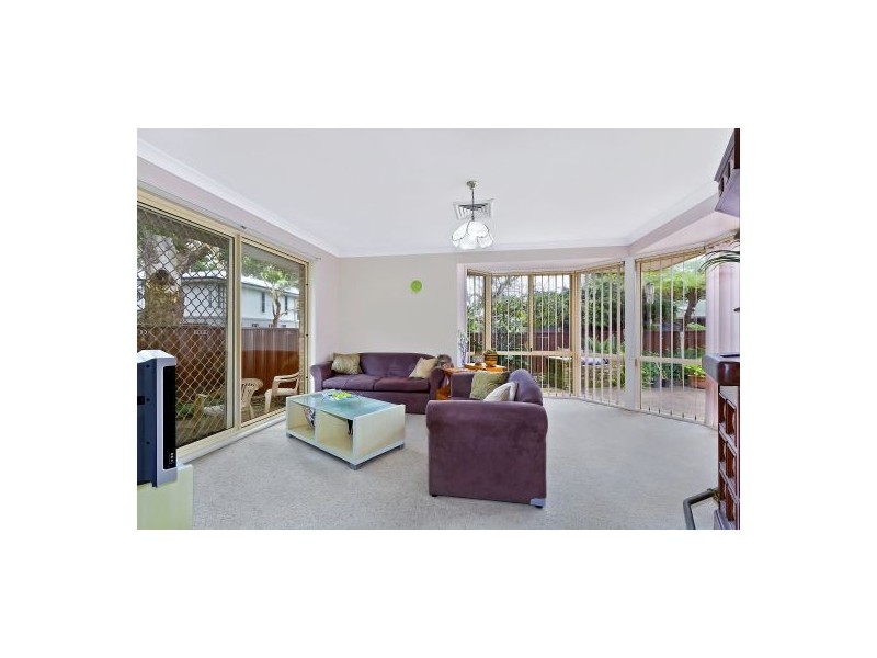 77 Bateau Bay Rd, Bateau Bay NSW 2261