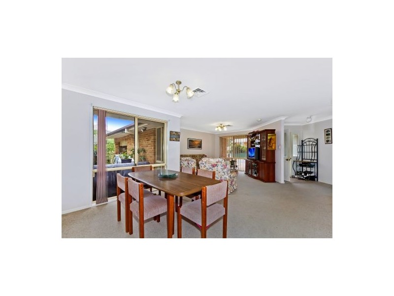 77 Bateau Bay Rd, Bateau Bay NSW 2261