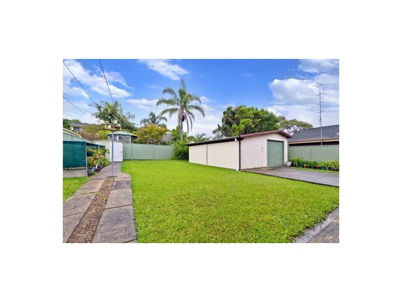 15 Belford Ave, Bateau Bay NSW 2261