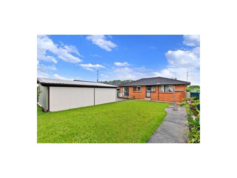 15 Belford Ave, Bateau Bay NSW 2261
