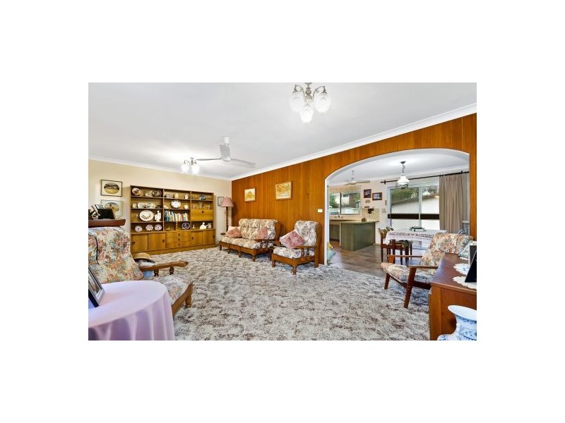 15 Belford Ave, Bateau Bay NSW 2261