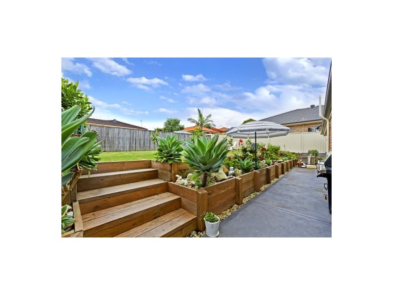 95 Mountain View Dr, Woongarrah NSW 2259