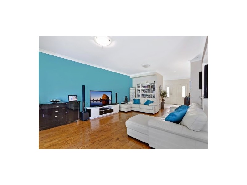 33 Greenwich Pl, Mardi NSW 2259