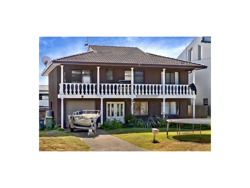 16 Curtis Pd, The Entrance North NSW 2261