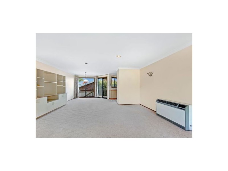 2/2  Robert Pl, Bateau Bay NSW 2261