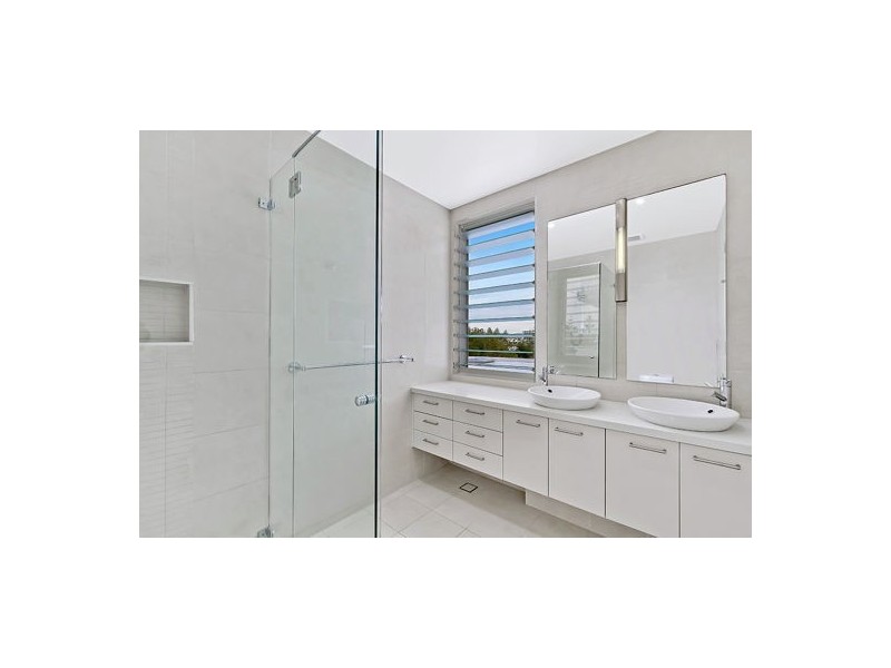 2/1 Hutton Road, The Entrance North NSW 2261