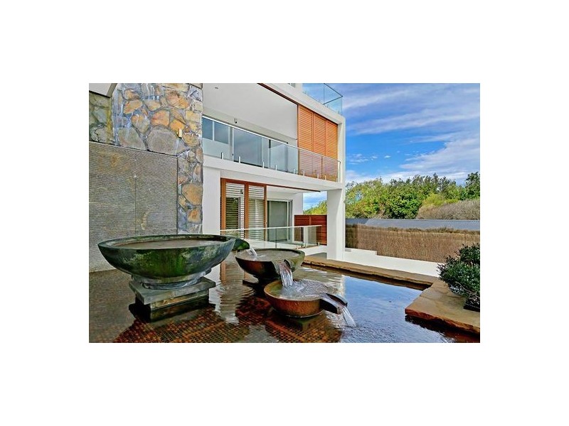 2/1 Hutton Road, The Entrance North NSW 2261