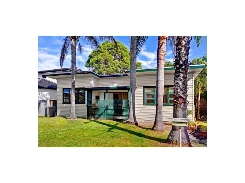 30 Leonard Ave, Toukley NSW 2263