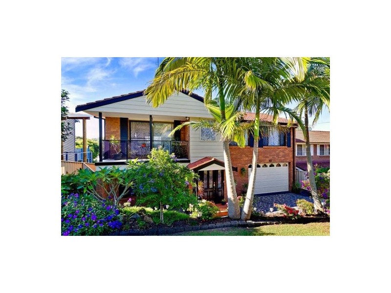 61 Hillside Dr, Berkeley Vale NSW 2261