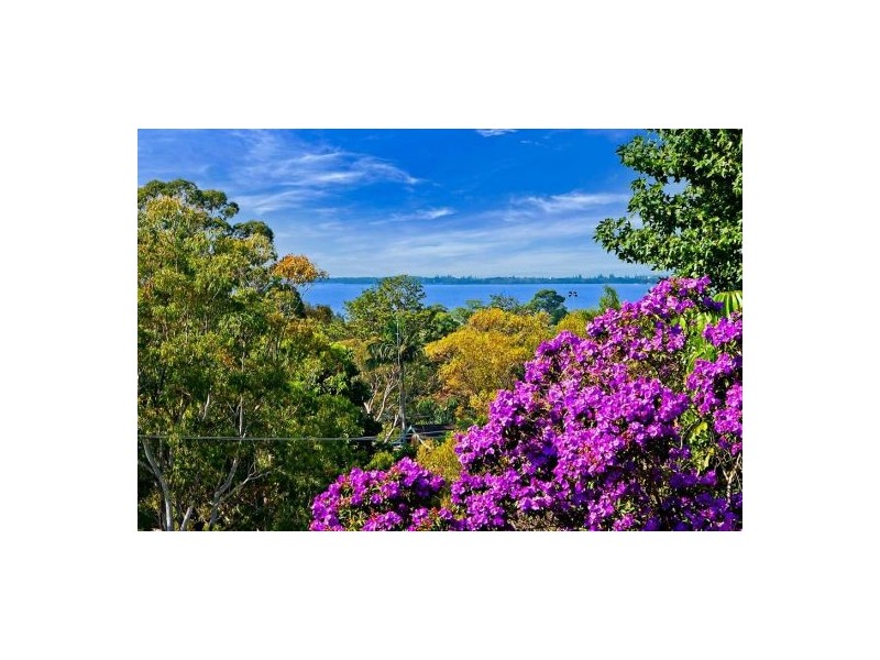61 Hillside Dr, Berkeley Vale NSW 2261