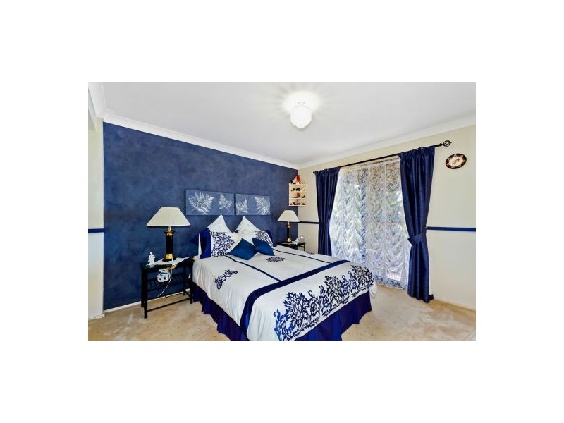 61 Hillside Dr, Berkeley Vale NSW 2261