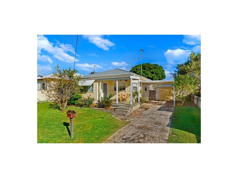 13 Manly Pd, The Entrance North NSW 2261