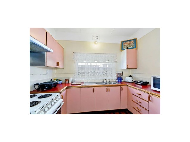 13 Manly Pd, The Entrance North NSW 2261